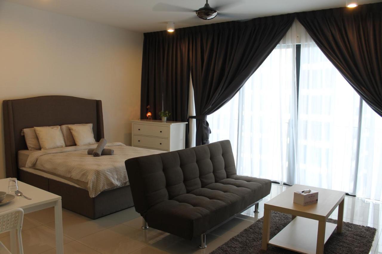 Studio Room Next To Sccc At Trefoil Setia Alam For 2-4 Pax Ngoại thất bức ảnh